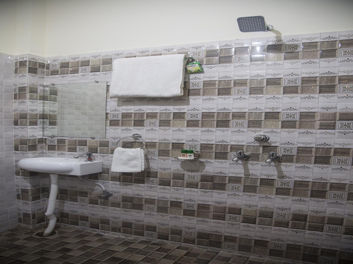 Oyo 9123 Baghban Residency Hotel Gwalior Eksteriør billede